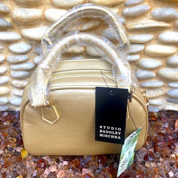 NWT Badgley Mischka Studio Metallic Gold Quilted Studded Dome Crossbody Bag. - Picture 6 of 15